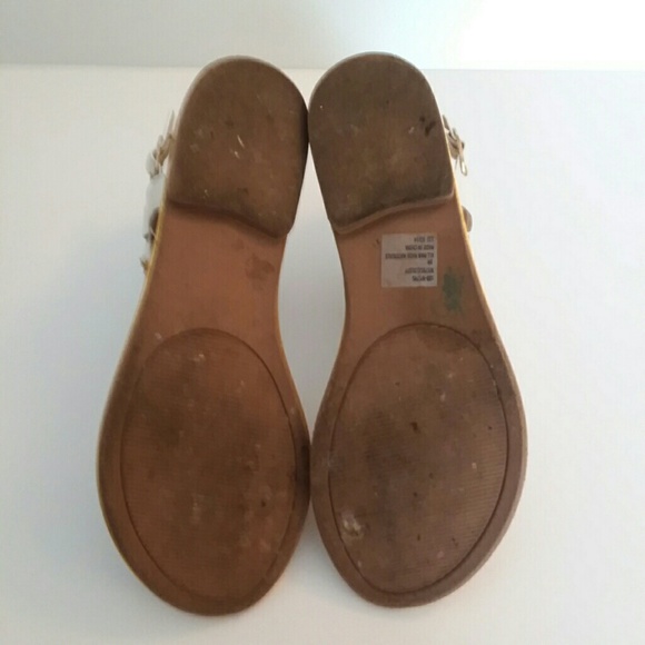 White Mountain  white thong sandals with g… - Picture 5 of 7